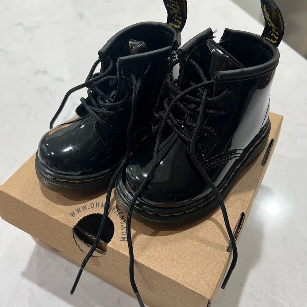 Dr Martens kids black patent boot size 5